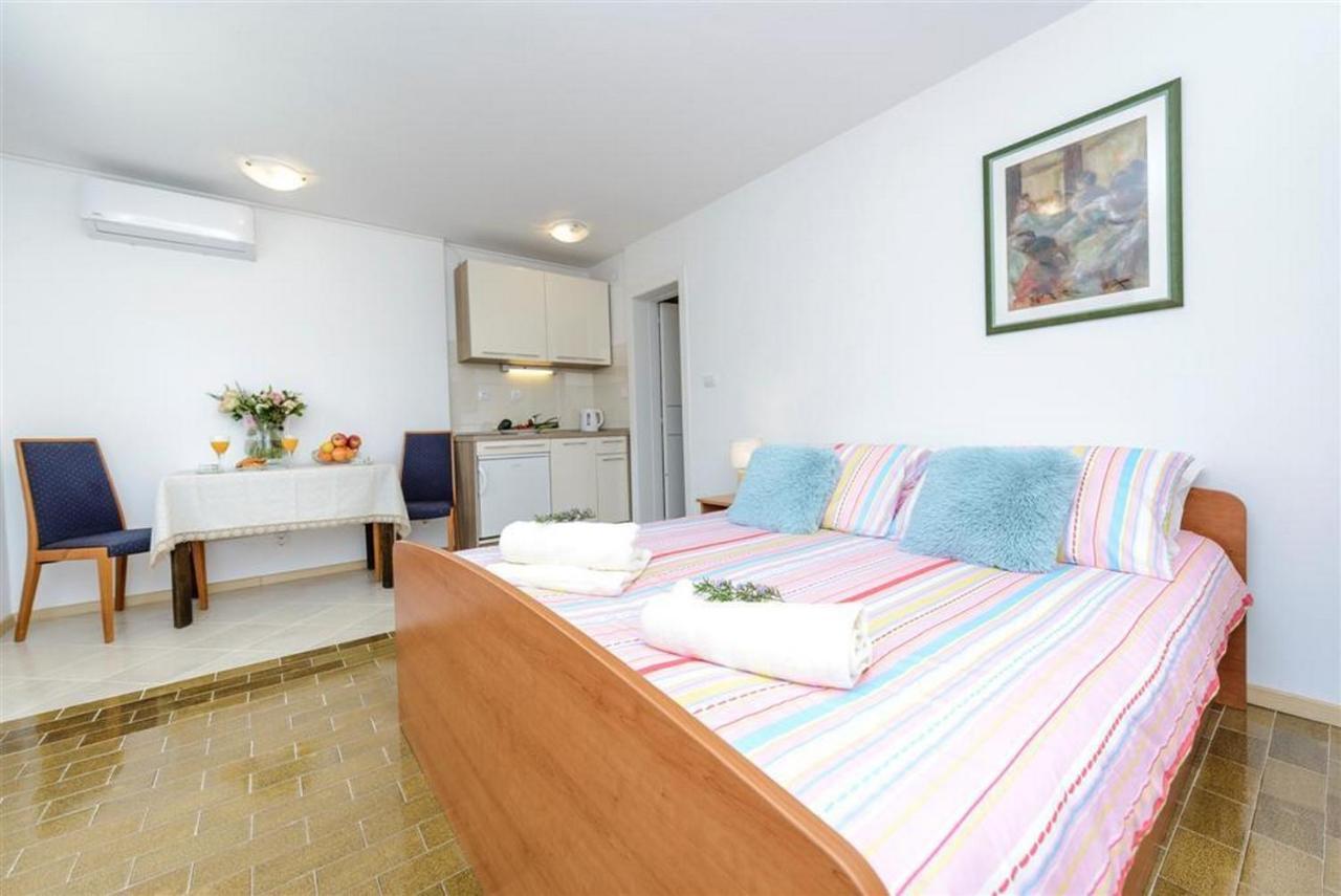 Guest House Rooms Rose モルナット エクステリア 写真